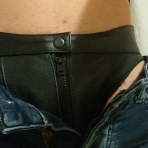 Xtudr - sumiofrecido: Somos dos tíos masculinos  que nos movemos algunos  días de vacaciones, con sitio y nos desplazamos. Nos va el morbo d...