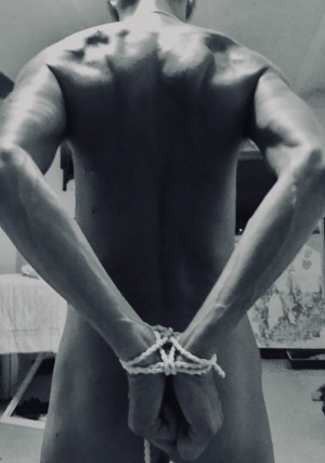 Xtudr - ASAKO-URI: Busco darme por completo a tu placer... En la forma que sólo tú quieras y como quieras y cuando quieras. // Yo sin limite...