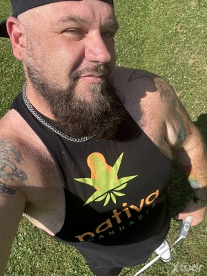 Xtudr - Talldk14u: Country boy. Love the outdoors. Always in the garage working on a project or two. I run a construction company so I’m alw...