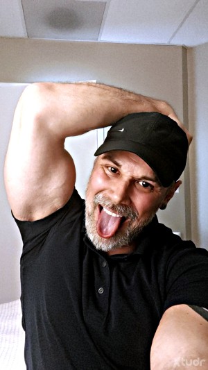 Xtudr - Darkfang: Married gay man in open marriage looking for chats friends dating relationships 