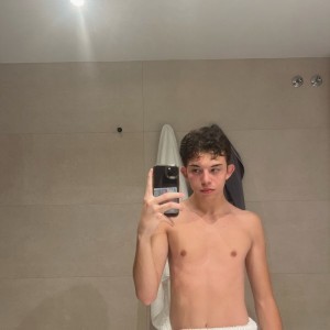 Xtudr - fernandojustee: I can translate that for you. 
Open with face photo
Telegram: @fernandojuste