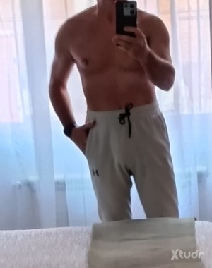 Xtudr - compañerosesclavosbusco: I'm a submissive slave and I'm looking for a fixed dominant man to own me.