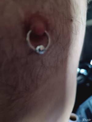 Xtudr - Spanisrdslaff: Soumis, tres motivee, acepte presque tout. 
Corp normal, poilou, cuilles et cul rasees. 
Piercing en tetons. 
Bottom,...