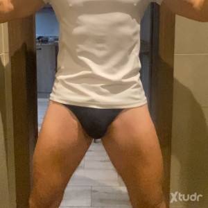 Xtudr - Dani93: Busco a alguien que me rompa el culito y si me lo abre bien será un placeeeeeer