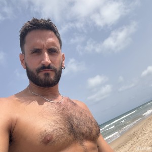 Xtudr - Pasmadridrio: Submissive in search of dominant man or dominant top to use him.