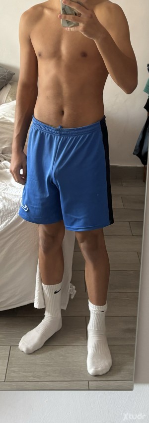 Xtudr - jiv38r7d: Pasivo virgen, que busca alguien con quien liarse por primera vez hacer pajas y mamadas, me gustan machos que me cuiden y ...