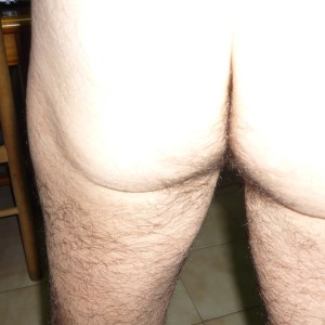 Xtudr - mierda: I'm looking for a young dominant man to serve and obey him, I don't pay and I don't want to be paid.
