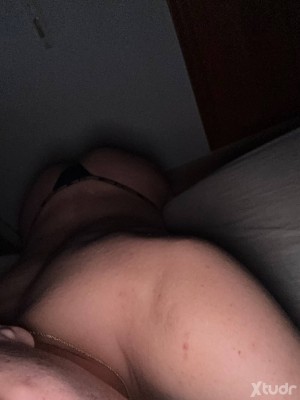 Xtudr - pa18: soy de oropesa, virgen y nuevo en esto quiero a alguien mayor que yo que me ayude a ir descubriendo cosas nuevas 