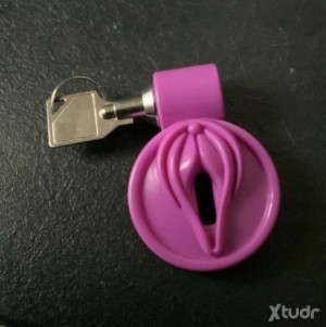 Xtudr - Zorrita_sumisa: 100% submissive bottom.
Turn-ons: Gagging, rimming, wrestling, verbal domination, spit, feminization, lingerie/under...