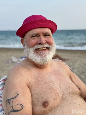 Xtudr - AMORBOSO: Very perverted. I have big nipples. Give and receive good nipple work, long kisses and excellent blowjobs. No time limits....