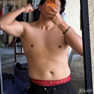 Xtudr - Subobediente: Sumiso.
Me va castidad, WS, servicio doméstico, humillación,
Bondage, CBT, dog trainning. 
