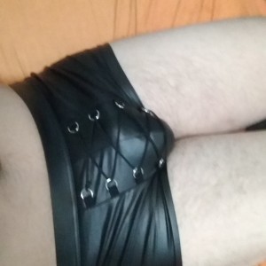 Xtudr - Amo28alc: Hello, I'm looking for real submissive men, no idiots, only serious and determined ones, no idiots. Don't ask me any quest...