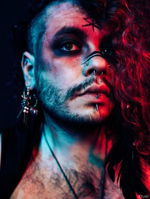 Xtudr - Sitri: 🦇🦄Gótico por fuera y un unicornio por dentro. El exceso es la tentación a la que nos somete el placer y yo estoy sometido a é...