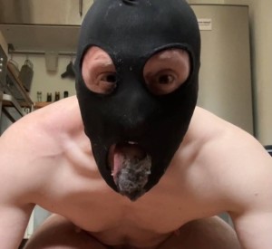 Xtudr - basuraYMierda: Busco estar con basura y mierda en mi cuerpo, mi cara y mi boca
Busco alguien que me ayude aprender comer mierda poco...