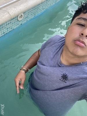 Xtudr - Bkz_s3: I'm a trans boy I have female genitals I'm a bit chubby but not too fat