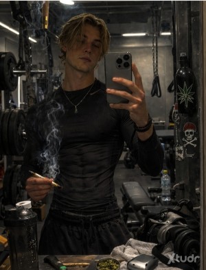 Xtudr - cvj3rfoo: I do content to pay for university.