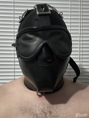 Xtudr - azaz09: Vivo en Guadalajara, Jalisco. México. Sumiso, 28 años.
Aficionado del Bondage, Mordazas, Privación Sensorial y en general de...