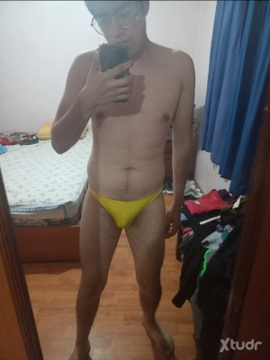 Xtudr - Esclavomx: 24-year-old submissive, pleasure for contact games and domination with feet.
I don't answer without a photo.