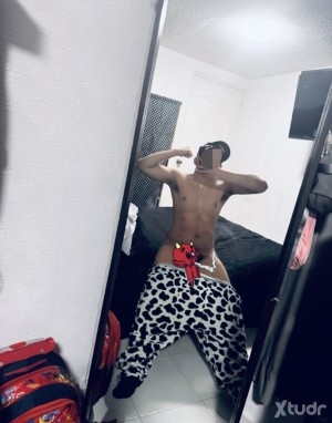 Xtudr - Diego00_: Soy colageno y me encanta cojer a los maduros 
100%act