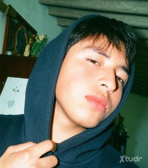 Xtudr - Jose_19: Soy gay pasivo me gustaría experimentar me gustan de 20 en adelante jejeje 