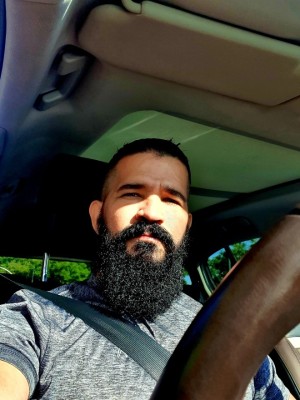 Xtudr - tur: Barba. Masculino. Me van los tíos peludos y con barba. 
Por favor, BUSCO HOMBRES, me van los tíos masculinos, mientras mas alej...