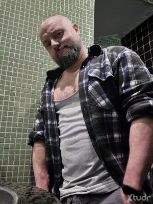 Xtudr - skullgraves: Musclebear obsesionado con los músculos.
Me gusta el cuero y el morbo.