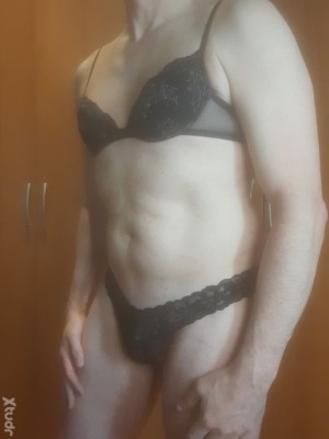 Xtudr - cmpya: Soy hetero casado novato tengo morbo y ganas por iniciarme en rol de nena complaciente sumisa. En Valladolid. Discreto