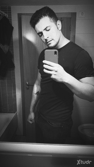 Xtudr - tonox47: Soy activo me gusta las chicas y los femboys 