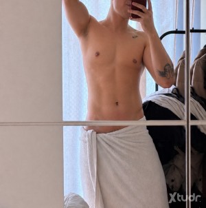 Xtudr - sumisoxDOMM: Young, dark-haired, with a big penis, wanting everything