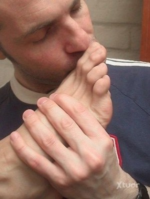 Xtudr - Masterd: I desire to acquire a submissive, extremely obedient, loyal, honest, and completely devoted to my service, who has a clear ...