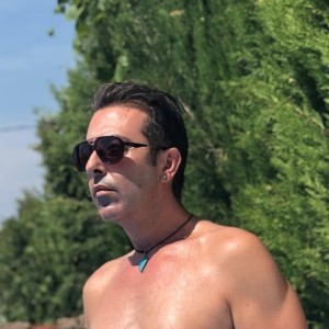 Xtudr - Domminator: A healthy guy looking for the same thing, no drugs.