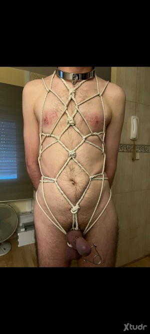 Xtudr - esclavo1983: Experienced submissive since I was around 19 years old, looking for and desiring a fixed Dominant to surrender to for s...