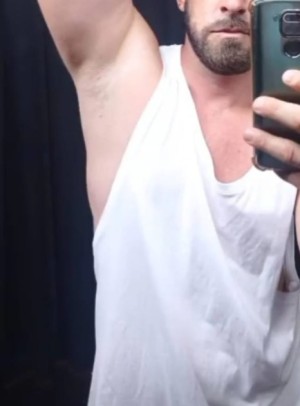 Xtudr - Apelopasivo: Hello I'm bottom. I'm looking for guys or groups of guys to come and fill my ass with cum.