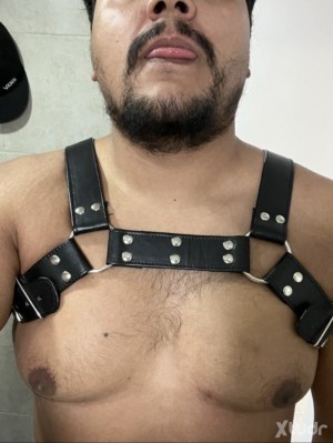 Xtudr - dlestrangeslave: I would like a dominant man to serve, I love feet, golden shower and having my nipples and ass trained.