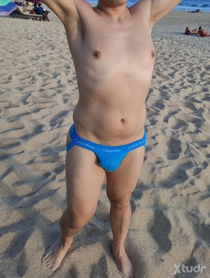 Xtudr - mxspankerspankee: Me gustaría conocer chicos traviesos que les gusten los castigos fuertes. 
Desde unas buenas nalgadas en posición ...