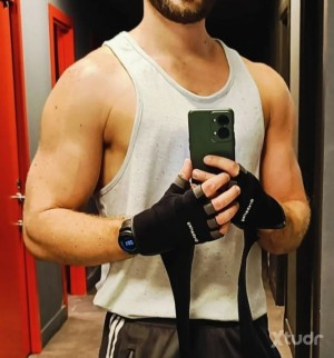 Xtudr - TiedMadrid: I'm generally submissive and I like to be tied up and gagged. If a submissive seems very attractive to me, I sometimes a...