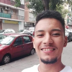 Xtudr - leal:          Esclavo viril busca un amo para sevirle y ser su propiedad 