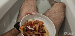 Xtudr - Laguerra: Busco tío activo o versátil, busco discreción, me gustan la mamadas, las caricias los besos, y la penetración. 
Si estás e...