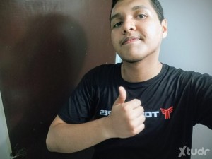 Xtudr - AMOJUANG: Dominant man in Cali, BDSM seeking submissive man in person or virtual experience with bondage, hot wax, spitting and humi...