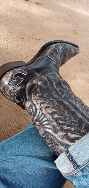 Xtudr - MasterBotas78: Soy un tio muy cabrón que busca un esclavo al que dominar para relación estable Amo-esclavo. Soy bastante sádico y me...