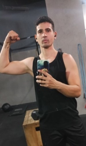 Xtudr - JhonSnow: I'm a strong dominant man, I like to be obeyed.