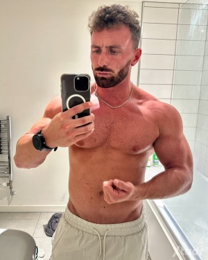 Xtudr - Paul21cm: ¡Hola! Busco un hombre para encuentros agradables sin complicaciones. Si tú también quieres pasar tiempo con alguien inter...