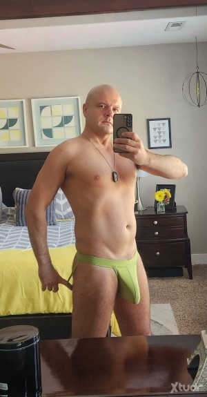 Xtudr - master4slave1: I'm looking for a submissive slave who serves me like a puppet. NO FINDOM OR PAY FOR SEX. YOU ONLY PAY FOR THE TRIBUT...