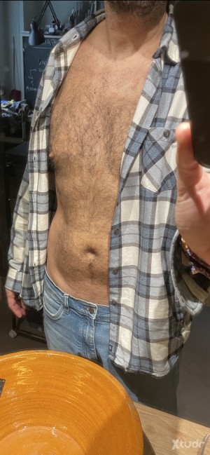 Xtudr - amo45-esclavo37: Amo y esclavo.
Para porno-amistad, jugar, morbo, bdsm
Presto el culo y la garganta de mi perrito