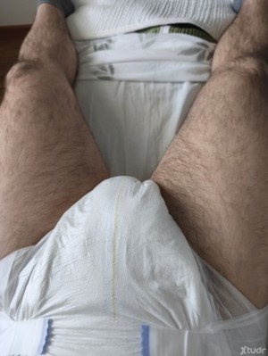 Xtudr - Alfon15: Heteroflexible who loves diapers, piss and scat