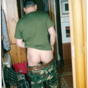 Xtudr - vertoni: 49 años. Sumiso 100%. Velludo de brazos y piernas. Estatura baja. Perrito especialista en lamer todo tipo de calzado mascul...