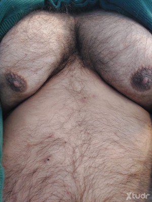 Xtudr - OsitoDominante: Amo dominante, machista y celoso.
Me gustan las largas sesiones de mamadas, escupitajos y buenas ostias. Es lo básic...