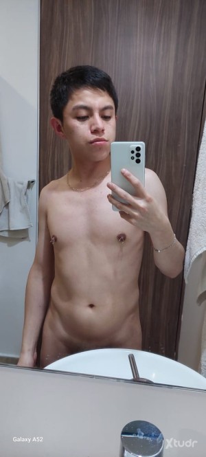 Xtudr - PissBoyMx: Deseo ser usado como un WC