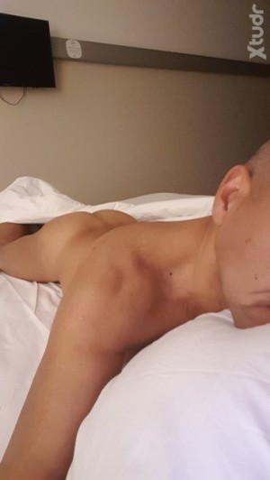 Xtudr - Put_on: Soy de cuba,  vivo por la zona del Henares. 
Soy sumiso, maduro y muy zorra.
Me van tios activos y cañeros.
No tengo sitio, ...