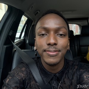 Xtudr - Flyon: Just a twink looking what is up here